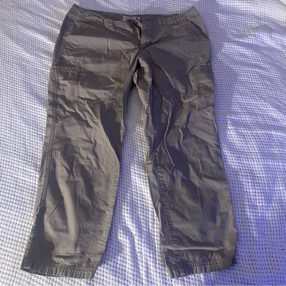Eddie Bauer Rip Stop women’s Size 14 Large Tan Cargo Cropped Flood Hiking Pants
